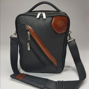 Leather crossbody handbags